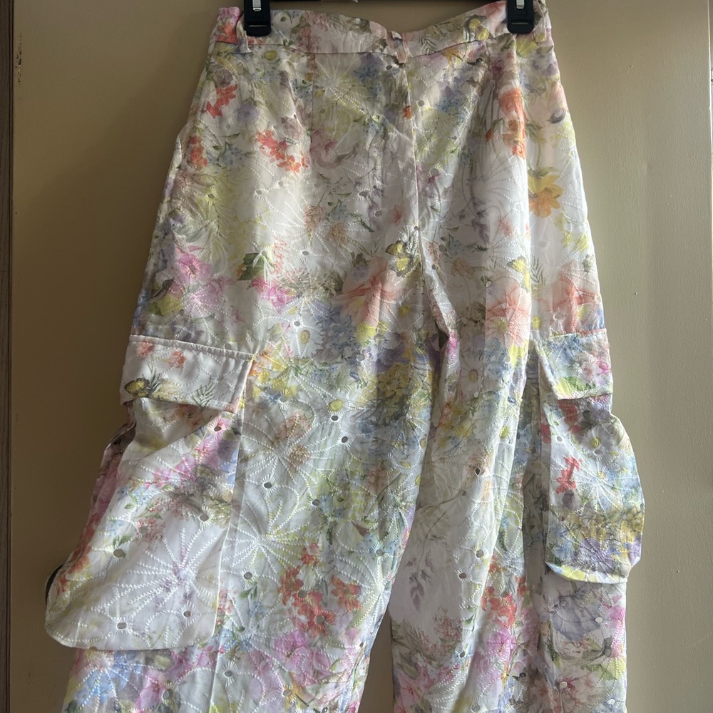 Floral Wide Leg Cargo Pants - Picture 6 of 8